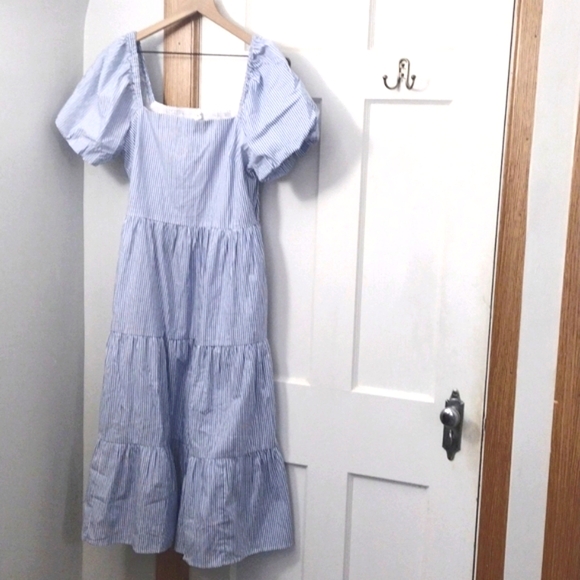 Blue & White Dress-Large- NWT-J Crew Midi Dress Size Large Puff Sleeve - Smocked - Picture 4 of 14